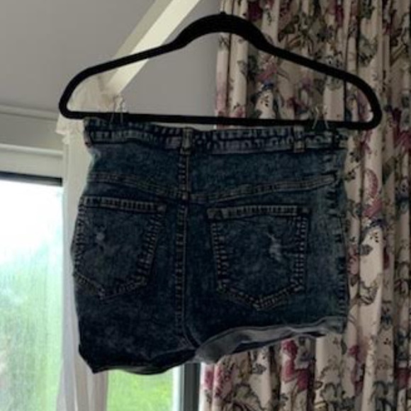 Bienzoe Denim Shorts - Picture 2 of 4